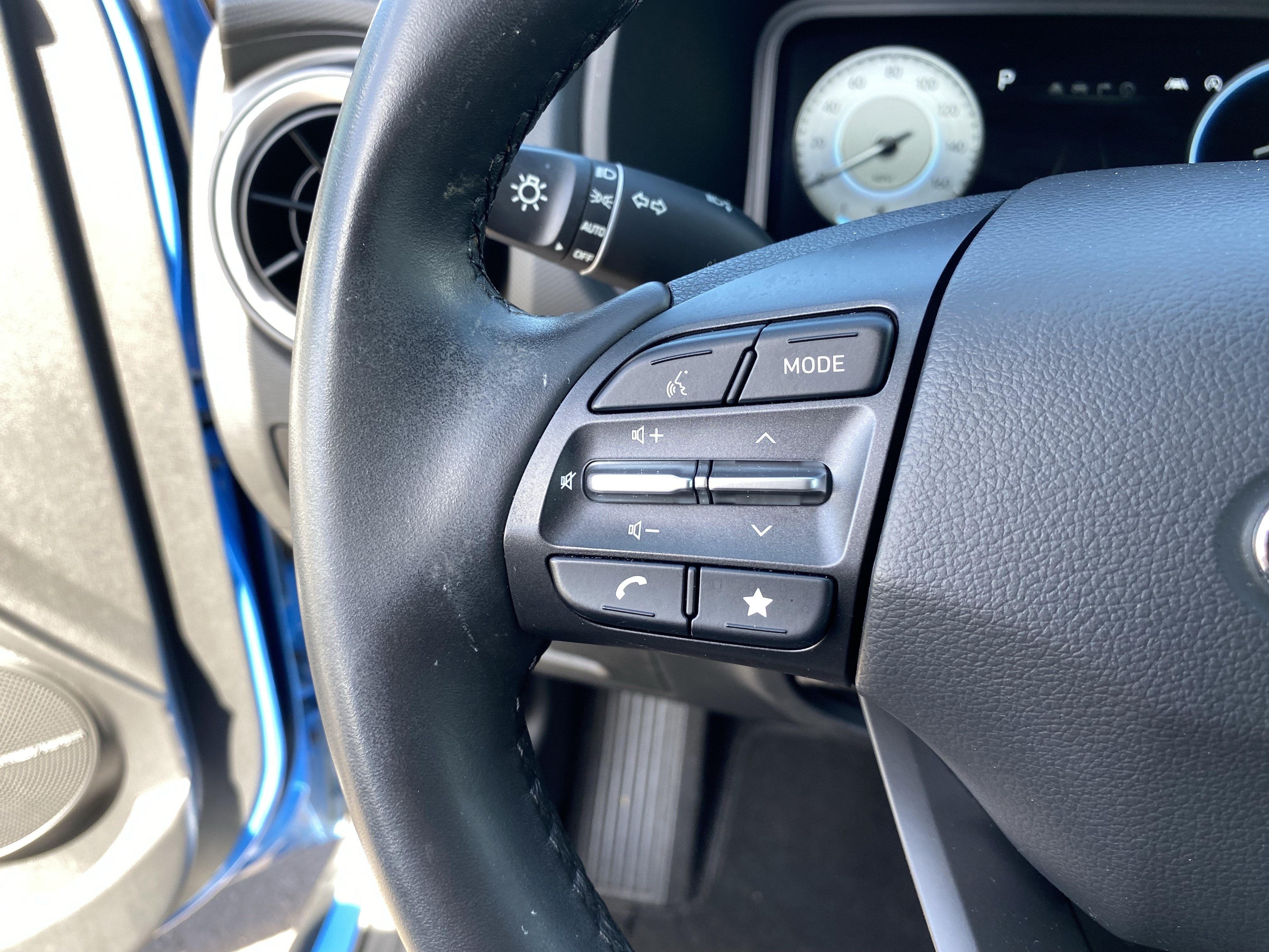 Certified 2022 Hyundai Kona Limited FWD image 28