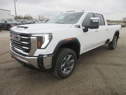 New 2026 GMC Sierra 3500 SLT image 11