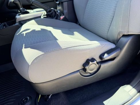 Certified 2019 Toyota Tacoma SR5 AWD/4WD image 18