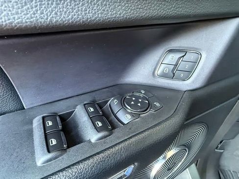 Used 2018 Ford Expedition XLT w/ Equipment Group 202A RWD image 11