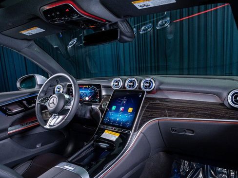 New 2025 Mercedes-Benz GLC 300 image 4