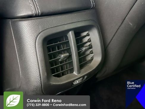 Used 2019 Jeep Cherokee Latitude w/ Cold Weather Group image 28