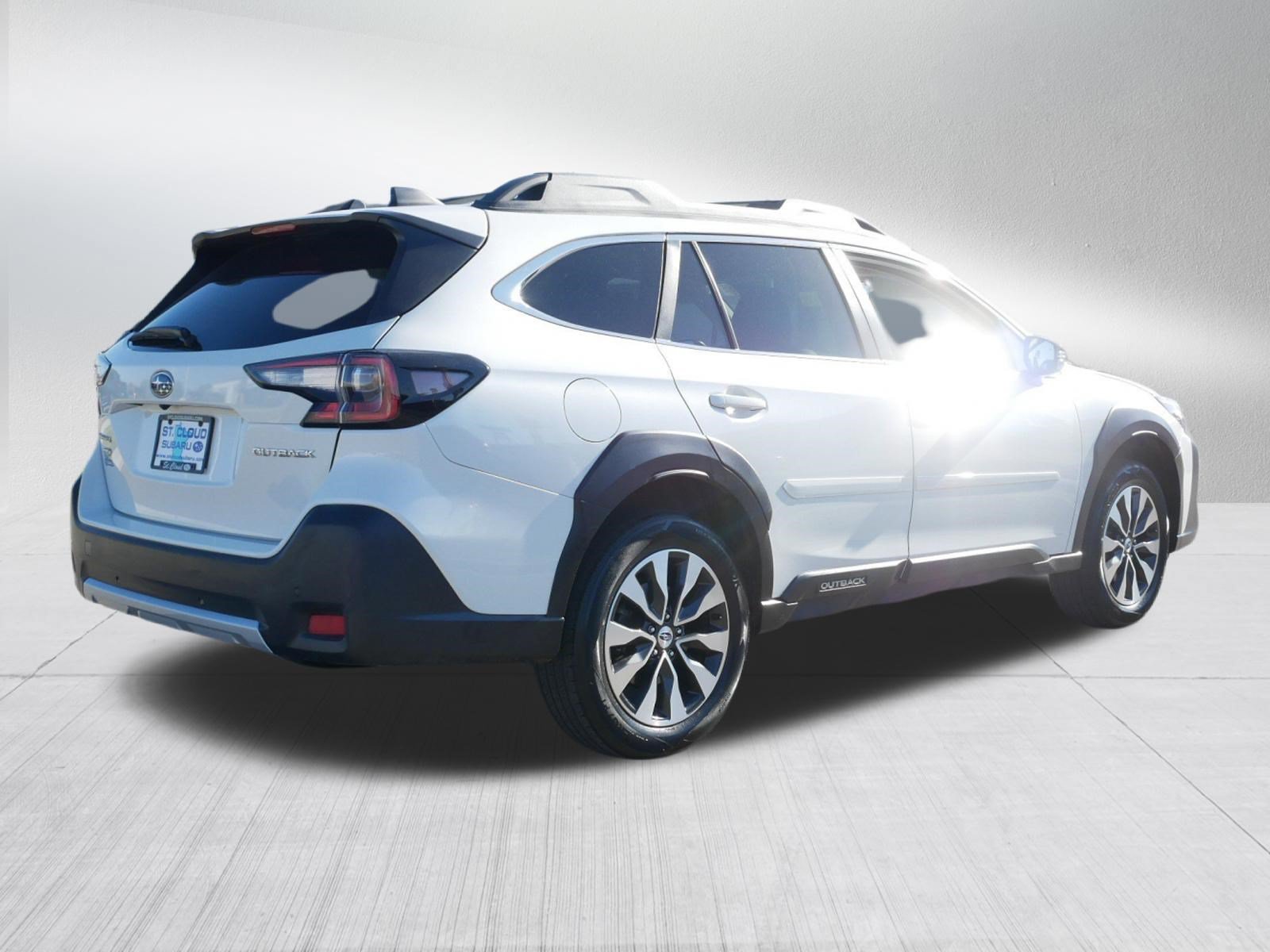Used 2024 Subaru Outback Limited AWD/4WD image 7