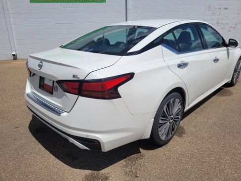 Used 2023 Nissan Altima 2.5 SL FWD image 6