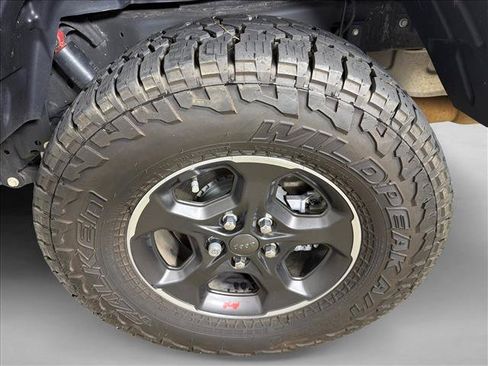 Used 2023 Jeep Gladiator Rubicon w/ LED Lighting Group AWD/4WD image 20