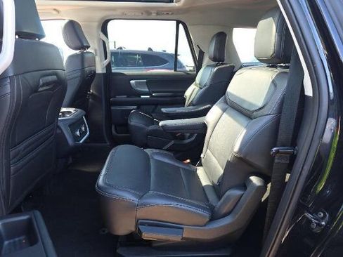 Used 2025 Ford Expedition Max Platinum AWD/4WD image 13