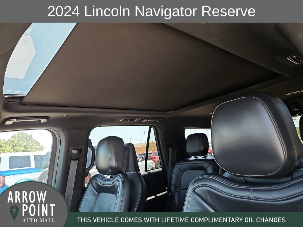 Used 2024 Lincoln Navigator Reserve AWD/4WD image 22