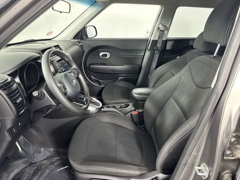 Used 2019 Kia Soul w/ Convenience Package FWD image 18