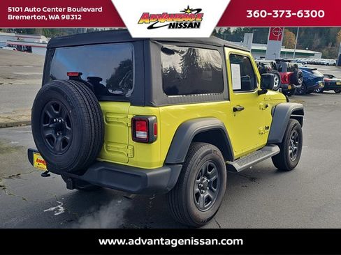 Used 2023 Jeep Wrangler Sport image 5