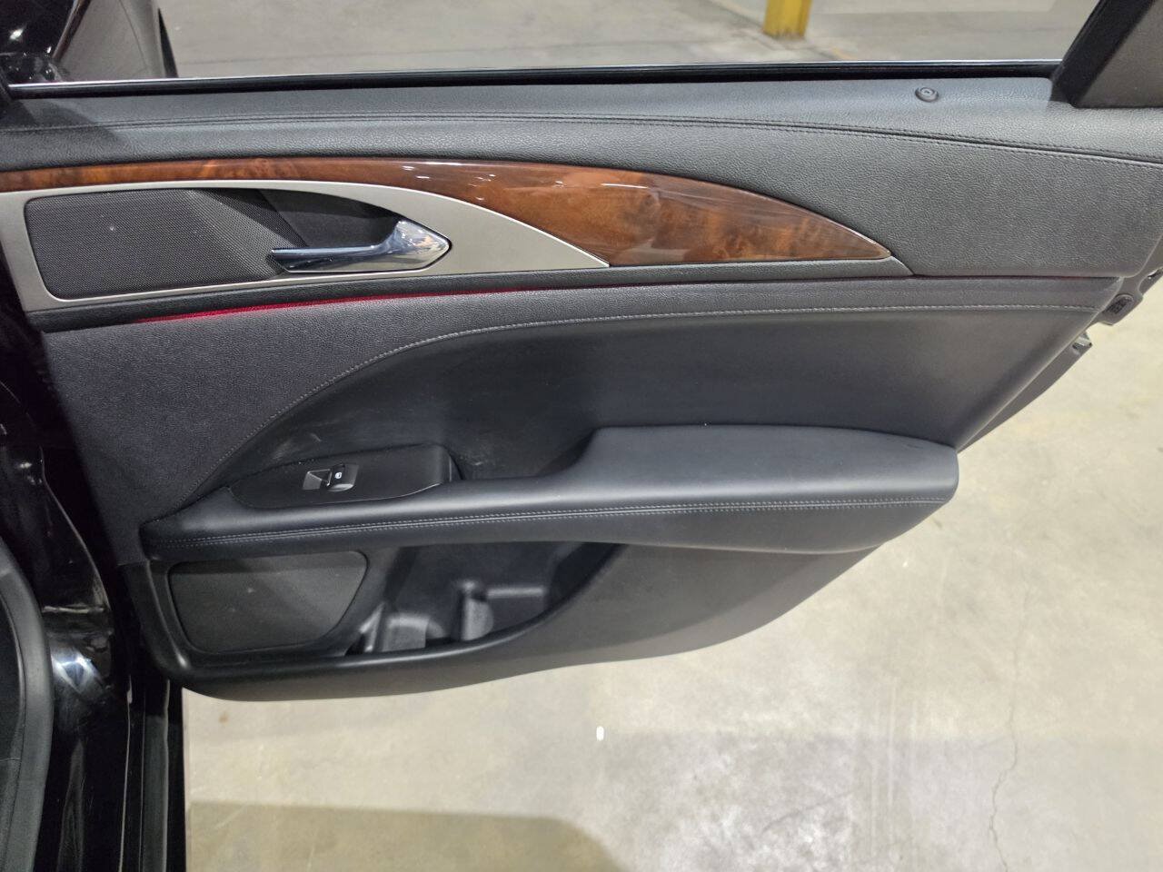 Used 2017 Lincoln MKZ Reserve w/ Climate Package FWD image 30