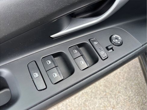 Used 2023 Hyundai Elantra SEL FWD image 19
