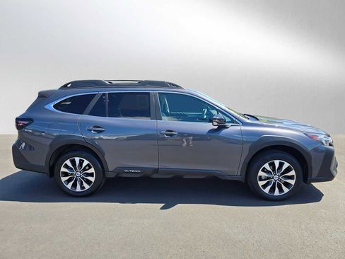 Used 2023 Subaru Outback Limited AWD/4WD image 2