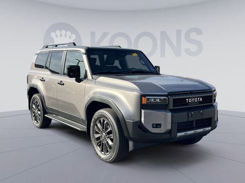 Used 2025 Toyota Land Cruiser image 8