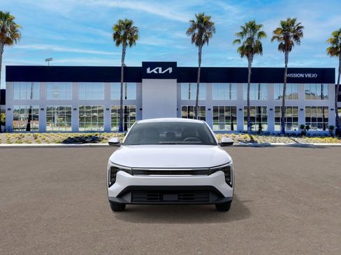 New 2025 Kia K4 LXS image 2