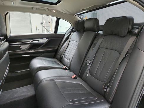 Used 2017 BMW 740i RWD image 25