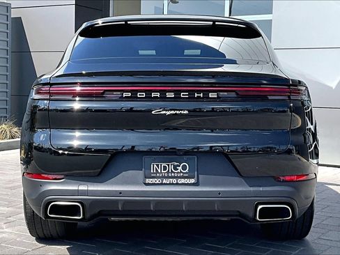 Used 2025 Porsche Cayenne E-Hybrid Coupe AWD/4WD image 4