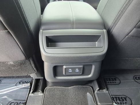 Used 2026 Nissan Pathfinder SV FWD image 17