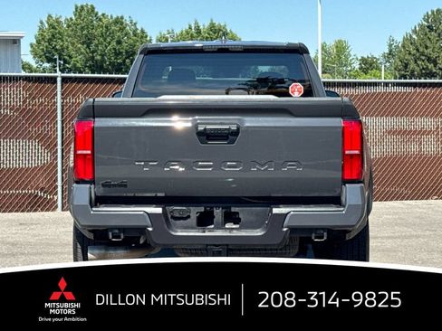Used 2025 Toyota Tacoma TRD Sport AWD/4WD image 5