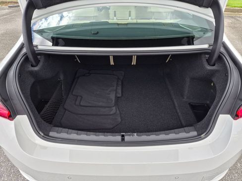 Used 2025 BMW 330i Sedan w/ Premium Package RWD image 22