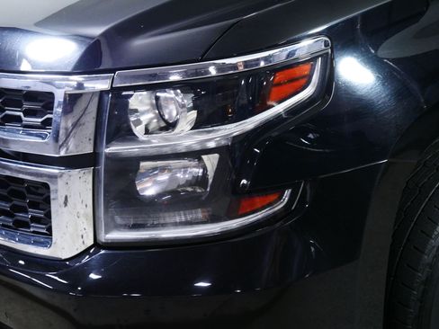 Used 2017 Chevrolet Tahoe LT w/ Luxury Package AWD/4WD image 16