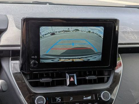 Used 2025 Toyota Corolla LE FWD image 21
