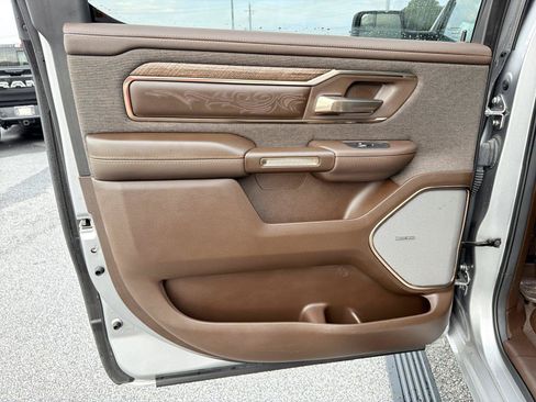 Used 2025 RAM 1500 Limited AWD/4WD image 22