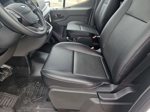 New 2026 Ford Transit 250 148 Medium Roof w/ Load Area Protection Package RWD image 31