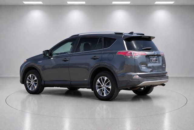Used 2017 Toyota RAV4 XLE w/ Carpet Mat Package AWD/4WD image 5