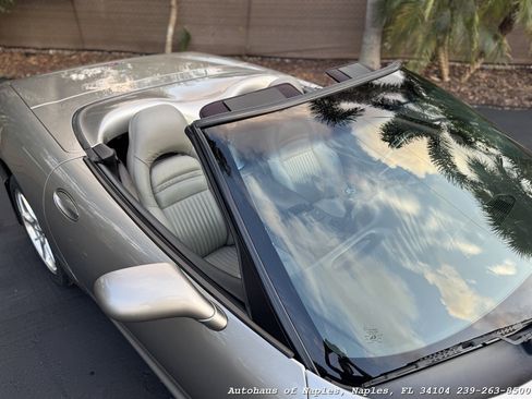 Used 2000 Chevrolet Corvette Convertible w/ Performance Handling Pkg RWD image 25