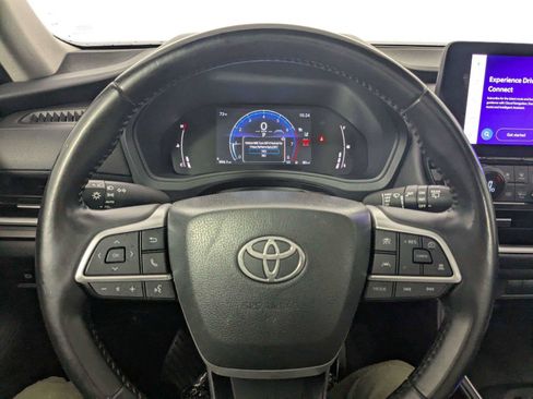 Used 2024 Toyota Grand Highlander FWD image 17