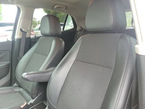 Used 2022 Buick Encore Preferred w/ Safety Package FWD image 13