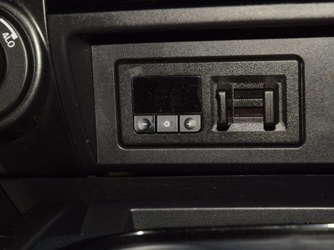 Used 2024 Nissan Titan PRO-4X w/ Pro-4x Utility Package AWD/4WD image 31