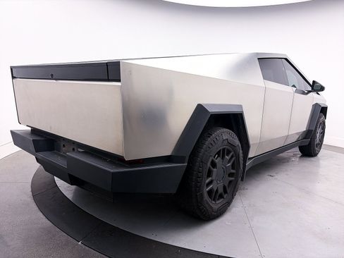 Used 2024 Tesla Cybertruck AWD Crew Cab image 13