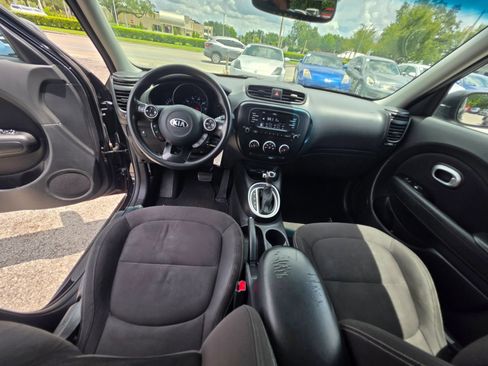 Used 2017 Kia Soul FWD image 14