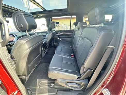 Used 2024 Jeep Wagoneer 4WD w/ Premium Group I image 26