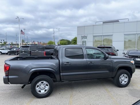 Used 2022 Toyota Tacoma SR AWD/4WD image 2