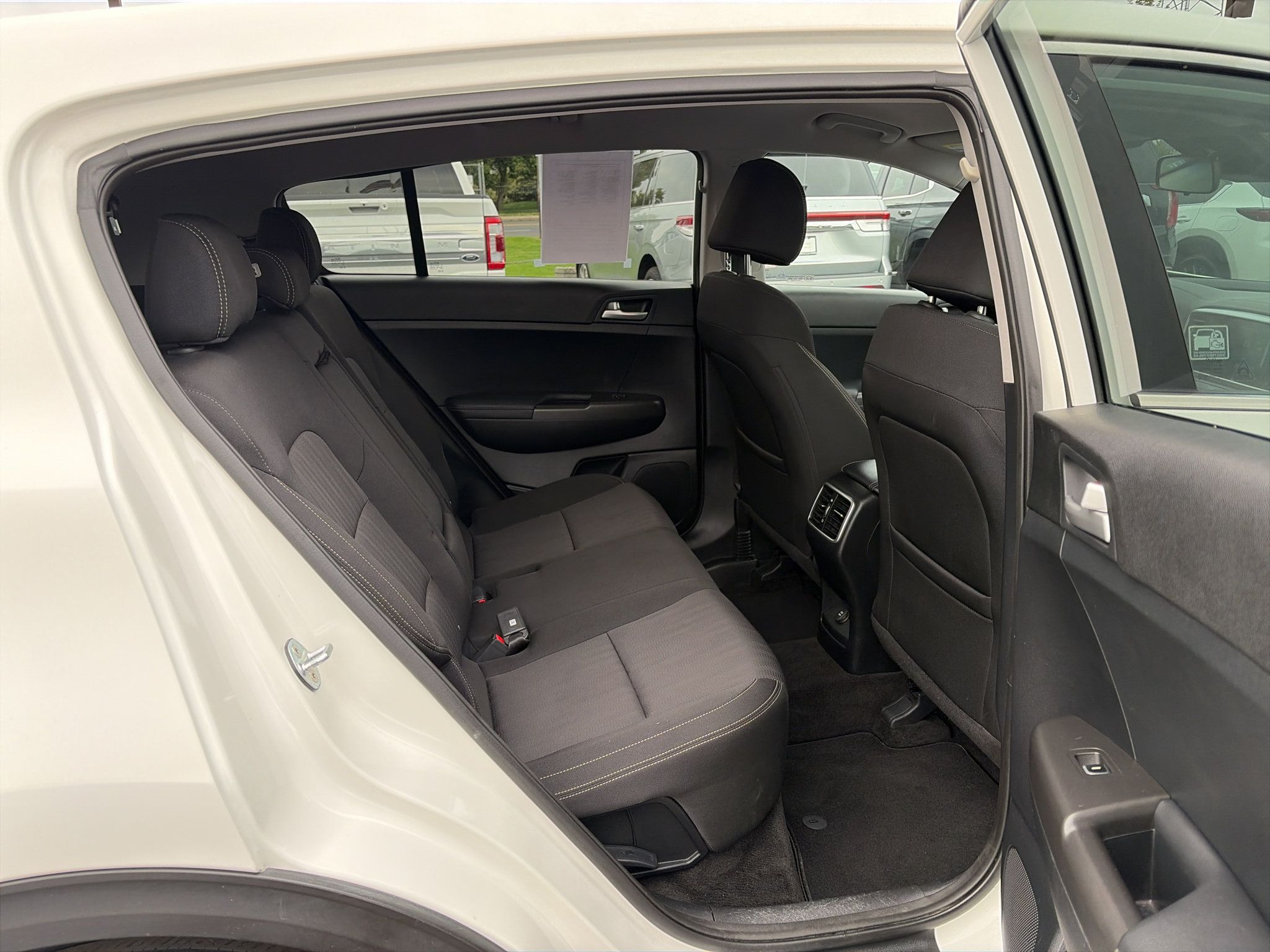Used 2020 Kia Sportage LX AWD/4WD image 16