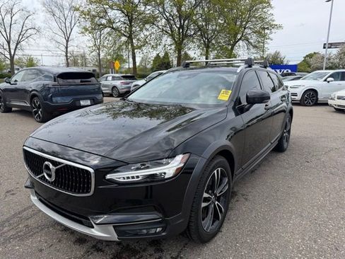 Used 2019 Volvo V90 T5 Cross Country w/ Protection Package Premier AWD/4WD image 1
