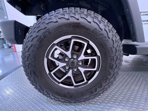 Used 2016 Jeep Wrangler Unlimited Sport w/ Connectivity Group AWD/4WD image 10