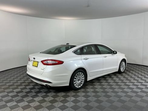 Used 2016 Ford Fusion SE w/ Equipment Group 502A FWD image 5