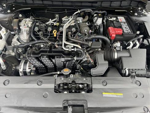 Used 2025 Nissan Altima 2.5 SV FWD image 26