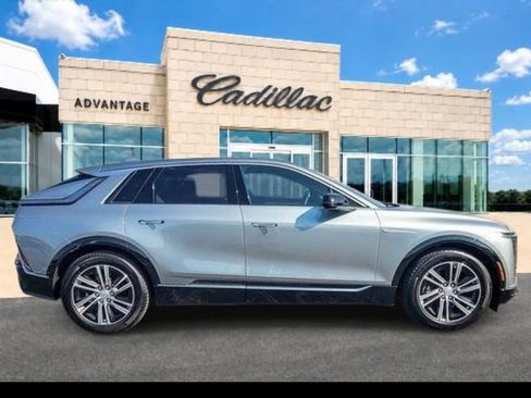 Certified 2024 Cadillac Lyriq Luxury RWD image 13