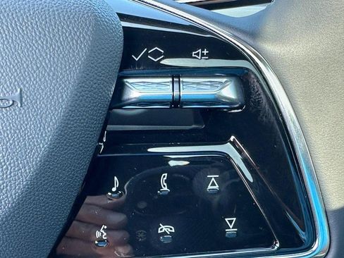 New 2025 Cadillac Lyriq Luxury image 18