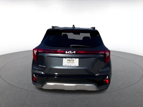 Used 2025 Kia Seltos S image 12
