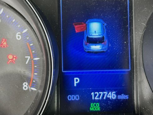 Used 2018 Toyota C-HR XLE image 17