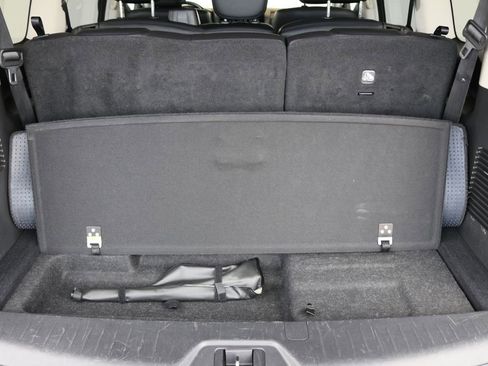 Used 2024 Nissan Armada SL image 27