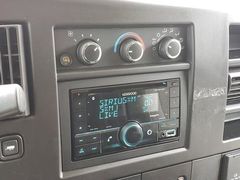 Used 2022 Chevrolet Express 3500 Extended w/ Driver Convenience Package RWD image 22