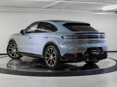 New 2026 Porsche Cayenne GTS image 3