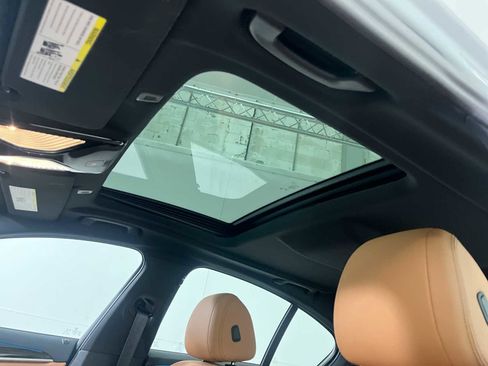 Used 2023 BMW 530e w/ M Sport Package image 16