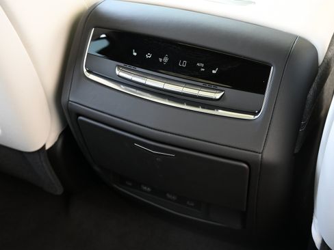 Used 2026 Cadillac Escalade Platinum Sport AWD/4WD image 32